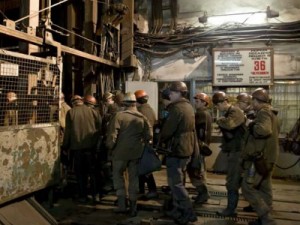 Novo balanço cita 32 mortos em explosão de mina da Ucrânia