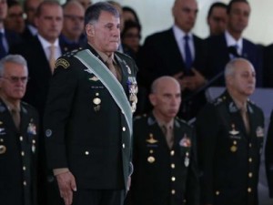Novo comandante do Exército quer militares fora da reforma