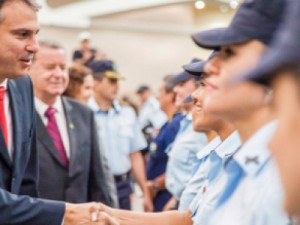 Novos PMs: emoção marca a formatura dos novos servidores da segurança pública