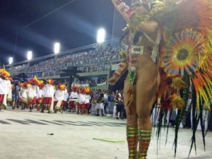 Nua? Fantasia da Santa Cruz gera dúvida