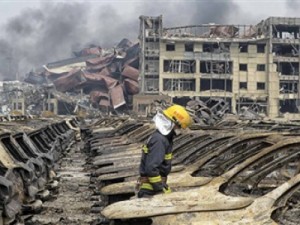 Número de mortos sobe para 104 nas explosões na China