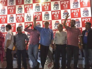 'O povo é chamado pras ruas por corruptos notórios', diz Ciro Gomes