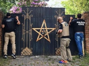 Operação flagra furto de energia e prende mulher em templo investigado por ritual satânico