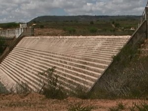 Orçada em mais de R$ 5 milhões, obra de barragem está paralisada em PE