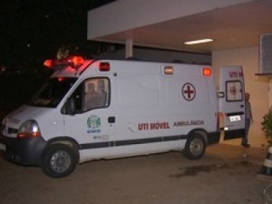 Paciente morre após esperar 8 h em ambulância em frente a hospital