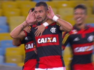 Pacotão do Flamengo: Cirino e Arthur Maia desencantam com Montillo na plateia