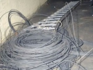 Padre é suspeito de furtar fios com internos de clínica de recuperação