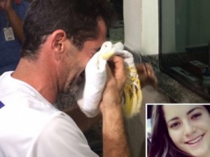 Pai de estudante morta ao sair de cursinho chora no IML de Goiânia