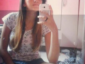 Pai encontra adolescente de 17 anos morta dentro de casa, em Manaus