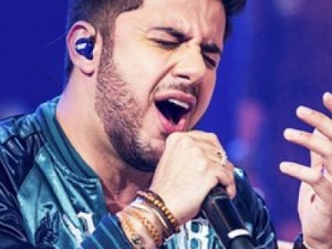 Pai processa clínica e funerária após vídeo de Cristiano Araújo morto vazar