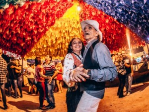 Palcos alternativos atraem turistas no Parque do Povo, no São João 2018 de Campina Grande