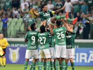 Palmeiras vence Botafogo nas despedidas de Zé Roberto  