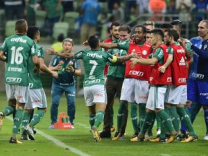 Palmeiras vence com facilidade em casa, sobe na tabela e afunda Avaí