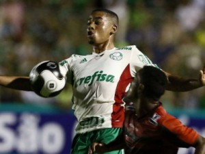 Palmeiras volta a decepcionar e fica no empate sem gols diante do Oeste