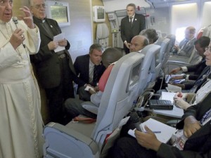 Papa encerra viagem à África com grande missa em Bangui