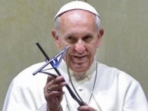 Papa pede "soluções pacíficas" para a Líbia