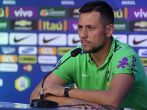 Para ir à Copa da Rússia, Diego Alves quer voltar ao Brasil