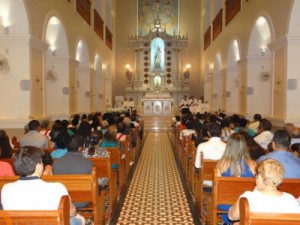 Paróquia Santo Antônio celebra cinco missas no Dia de Finados