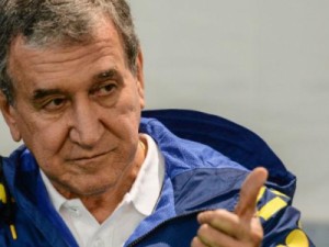 Parreira contraria pessimismo e declara Brasil favorito ao título no Chile