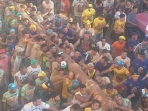 Pau de Bandeira de Santo Antônio erguido com tranquilidade e paz