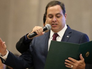 Paulo Câmara toma posse, pede diálogo e relembra primeiro mandato