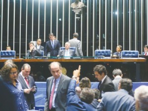 PEC da Reforma Política passa em primeiro turno