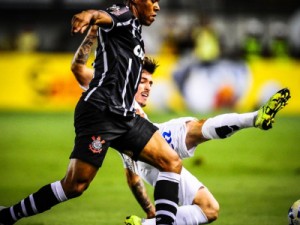 Peixe faz 2 a 0 na Vila e abre boa vantagem em cima do Corinthians