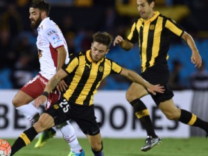 Peñarol decepciona e perde em casa; Atlético Nacional vence mais uma