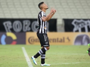Pensando no CRB pela Série B, Tomas Bastos quer sequência de gols