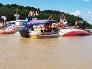 Pescador resgata um sobrevivente de naufrágio de barco com 97 pessoas no interior do AM