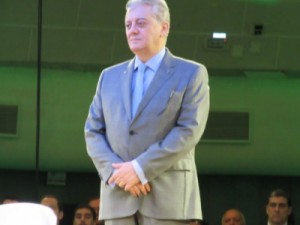 Petrobras deve ficar ‘mais enxuta e rentável’ com novo plano, diz Bendine