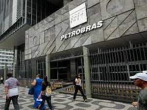 Petrobras tem lucro líquido de R$ 2,1 bilhões nos nove meses de 2015