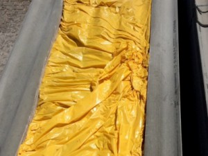 PF apreende maconha em caminhão carregado com telhas no RN