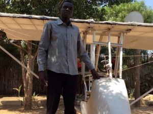 Piloto frustrado, sudanês monta avião no quintal de casa
