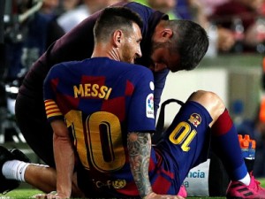 Piqué lamenta lesão de Messi, defende Suárez das vaias e aponta problemas na pré-temporada