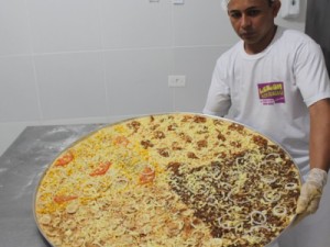 Pizza junina gigante do Piauí rende 60 fatias e alimenta mais de 20 pessoas