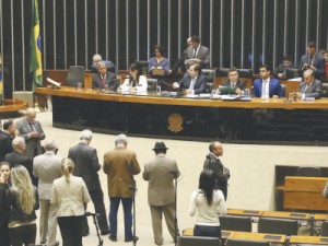 Plenário deve votar amanhã mudanças no sistema eleitoral