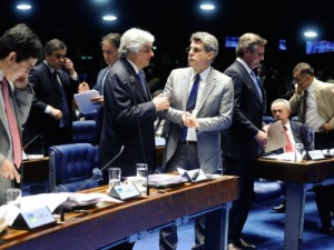 Plenário vota na terça projeto de reforma política