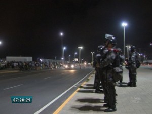 PM apreende bombas caseiras em ônibus antes de Clássico-Rei no CE