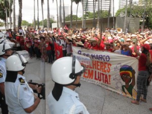 PM barra tentativa de ocupação do Palácio da Abolição