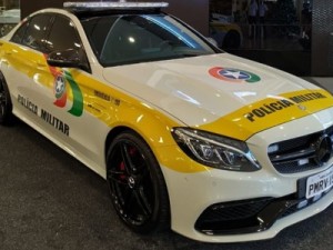 PM Rodoviária de SC recebe carro de luxo transformado em viatura