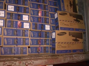 Polícia encontra carga roubada no Sul ES e suspeito é preso na Serra