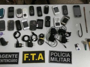 Polícia faz vistoria e apreende celulares e objetos na Cadeia Pública 