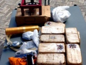 Polícia Federal acha droga escondida em carro no Ceará e prende dois