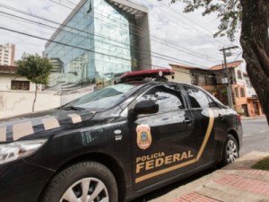 Polícia Federal recebe ordem para transferir Cabral para Curitiba