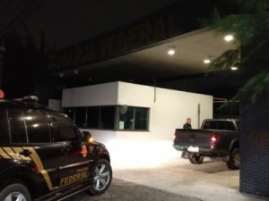 Polícia Federal troca tiros com ladrões e impede assalto a empresa no CE