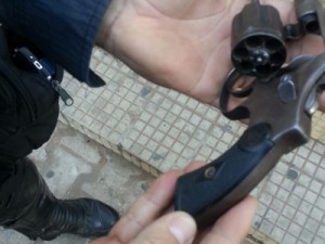 Polícia Militar apreende arma, droga e veículo na AIS 11