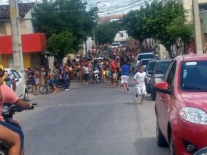 Polícia prende 70 pessoas em marcha por 'união' facções criminosas no CE