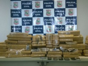Polícia prende dois espanhóis e mais 3 com 108 quilos de drogas no Ceará