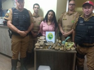 Polícia prende mulher com munição para abastecer crime organizado